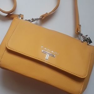 🌼Tahari Crossbody Purse